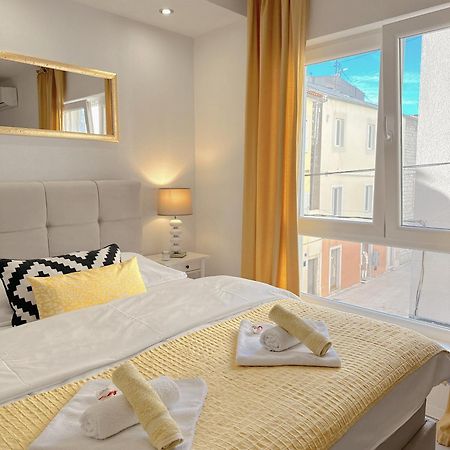 Anamari Apartments Zadar Bagian luar foto