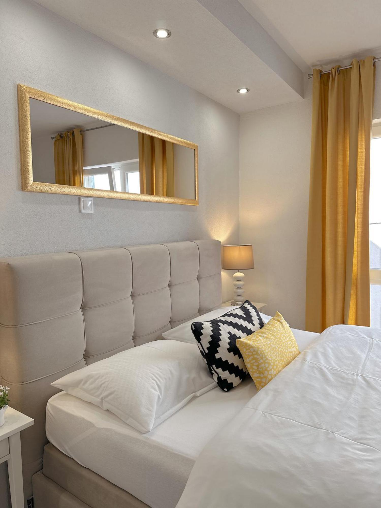 Anamari Apartments Zadar Bagian luar foto