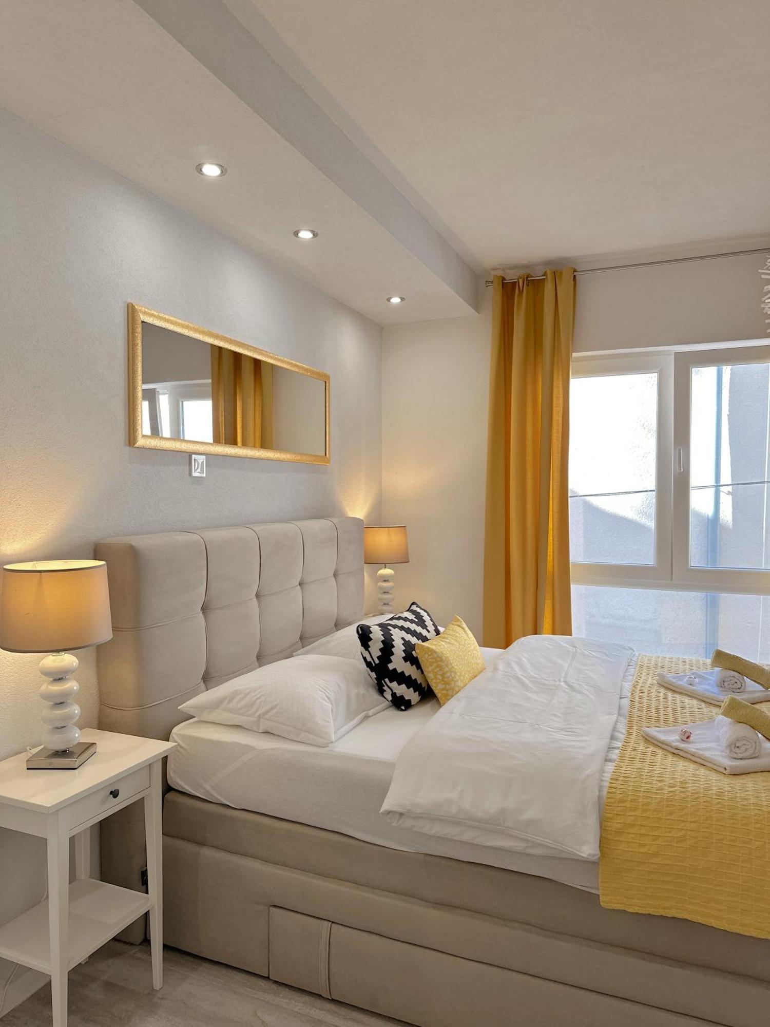 Anamari Apartments Zadar Bagian luar foto